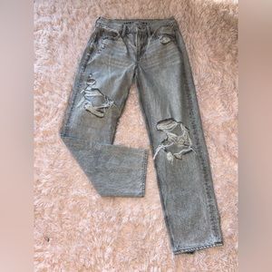 American eagle gray 90’s straight jeans destroyed